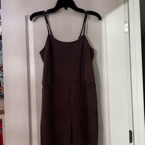 Chic Sleeveless Jumpsuit in Dark Purple